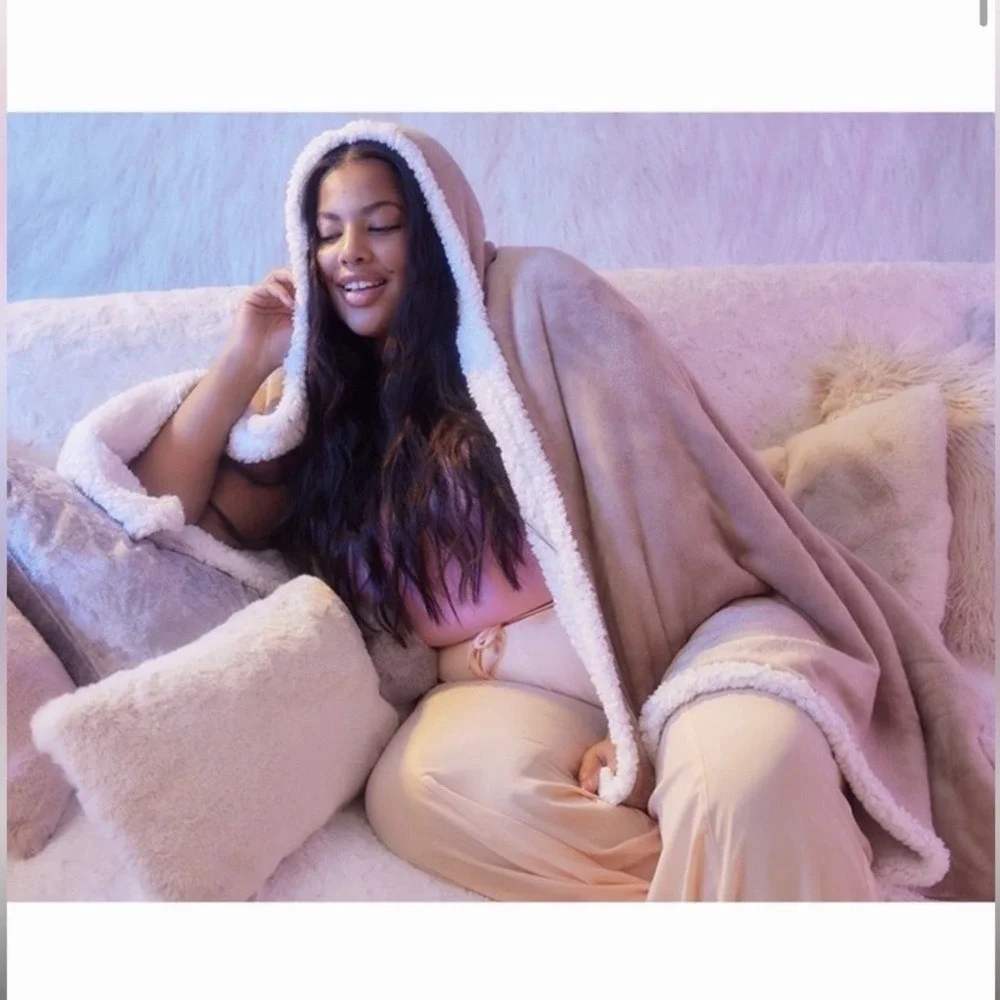 Socialite this hooded
